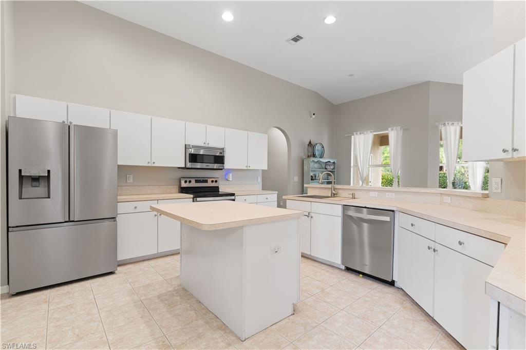 COLONY LAKES - Residential