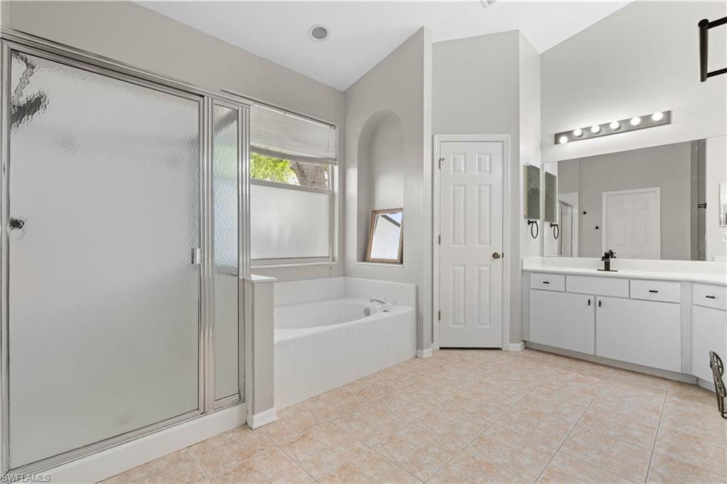 COLONY LAKES - Residential