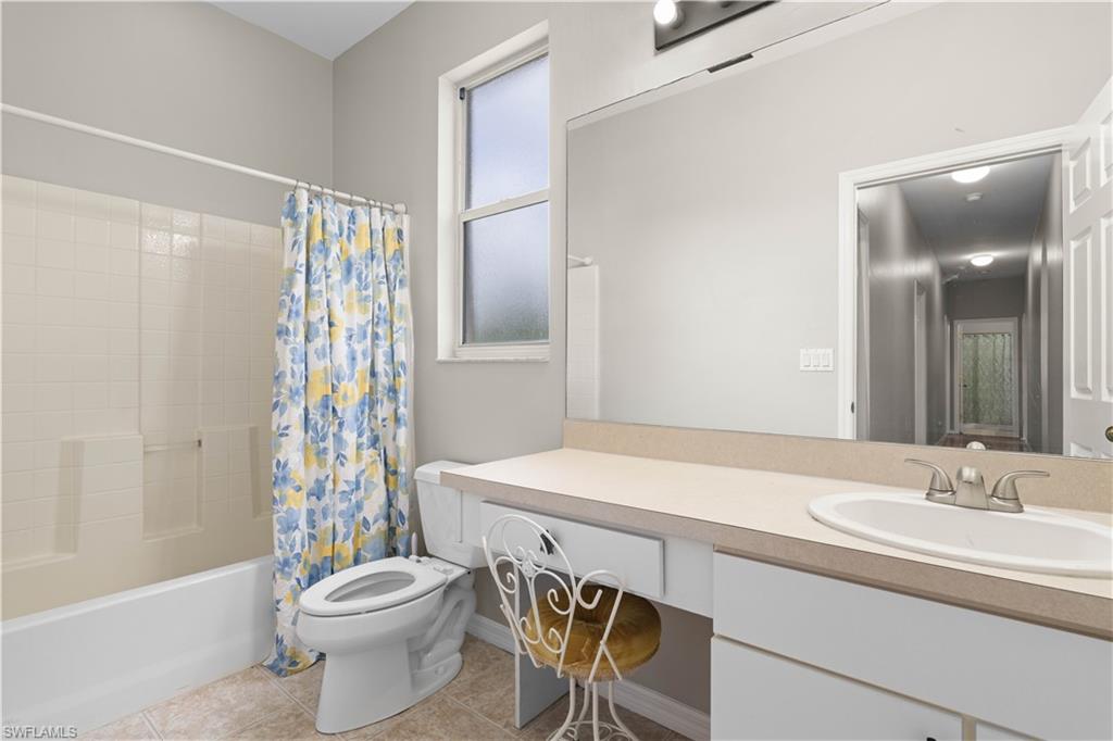 COLONY LAKES - Residential