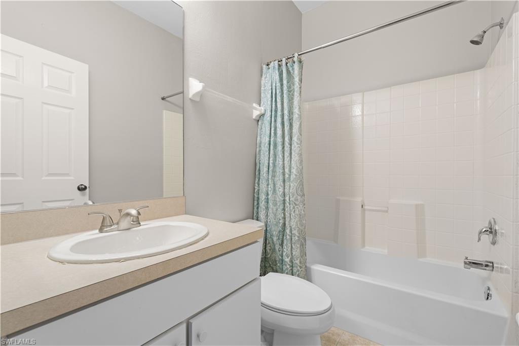 COLONY LAKES - Residential