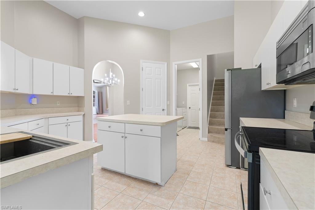 COLONY LAKES - Residential