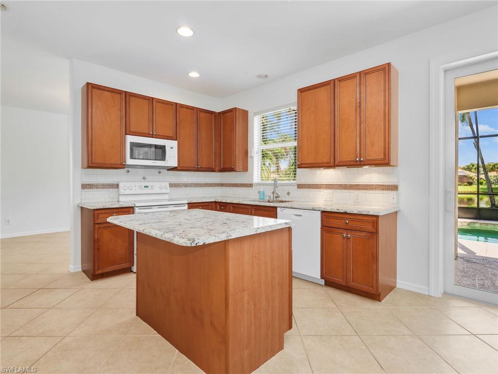 COLONIAL POINTE - Residential
