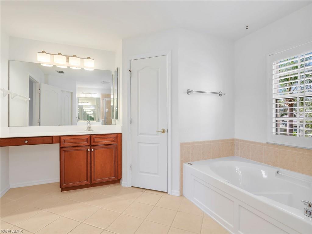 COLONIAL POINTE - Residential