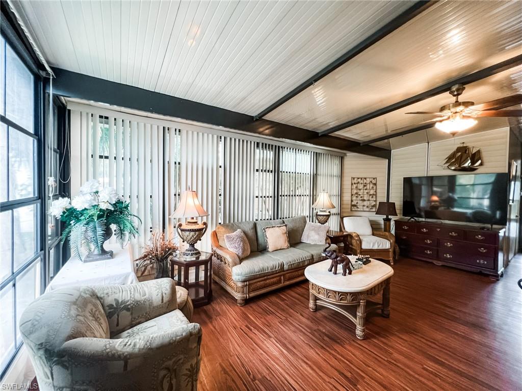 CORKSCREW WOODLANDS - Residential