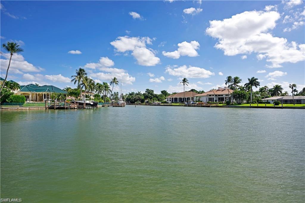 MOORINGS - Residential