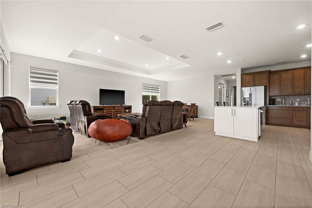 EDGEWATER - Residential