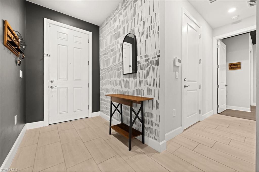EDGEWATER - Residential