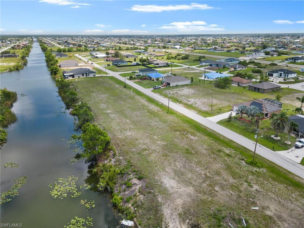 CAPE CORAL - Land