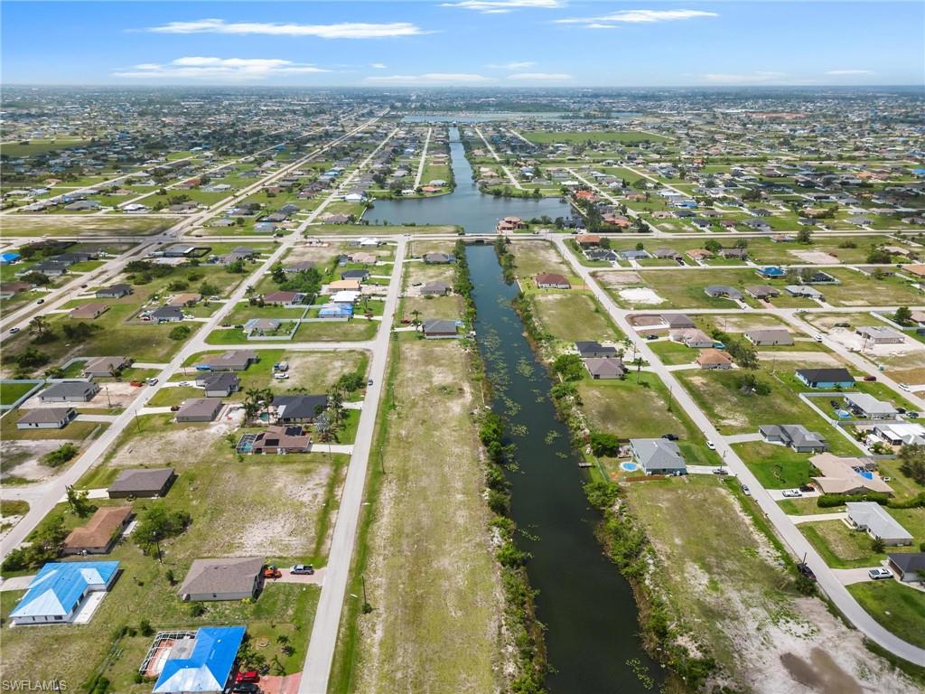 CAPE CORAL - Land