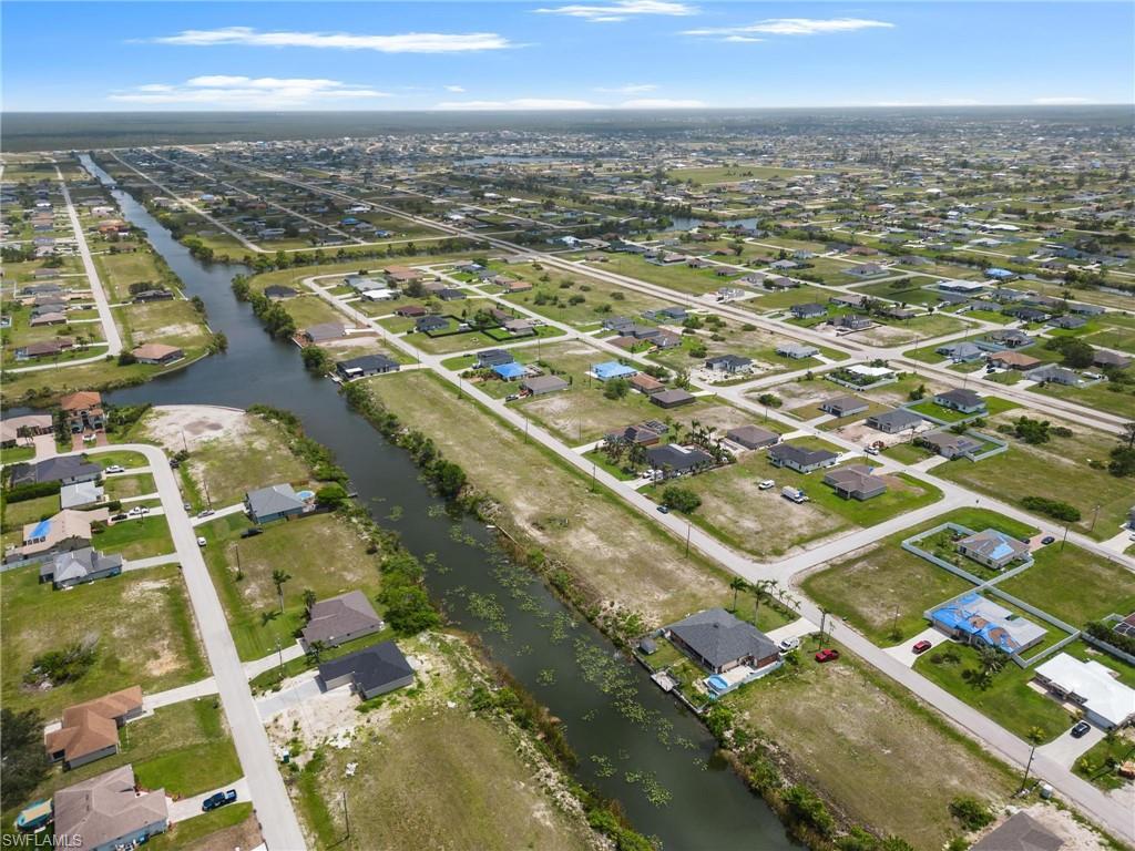 CAPE CORAL - Land