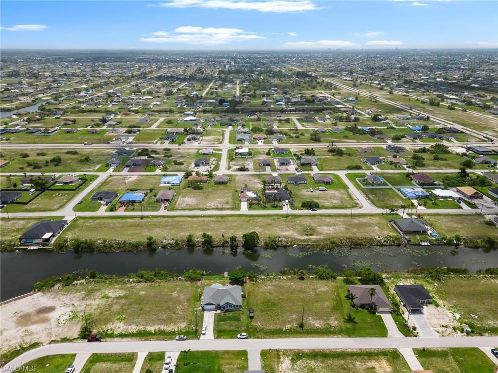CAPE CORAL - Land