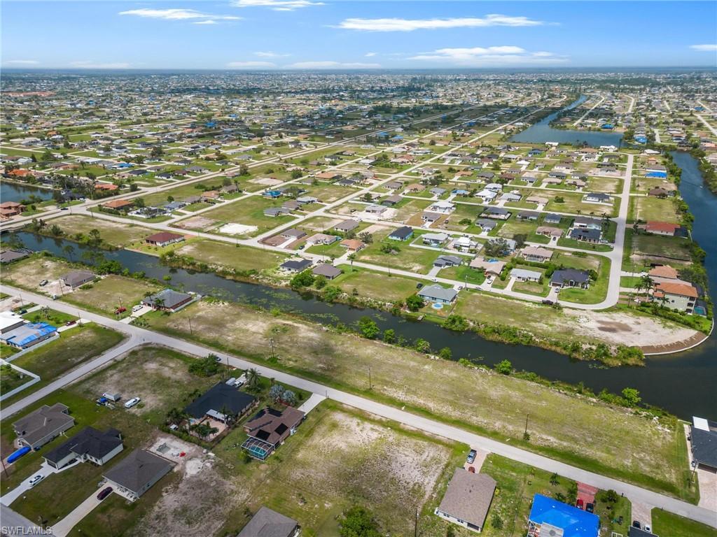 CAPE CORAL - Land