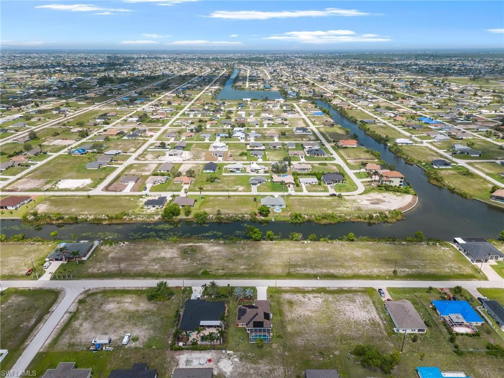 CAPE CORAL - Land