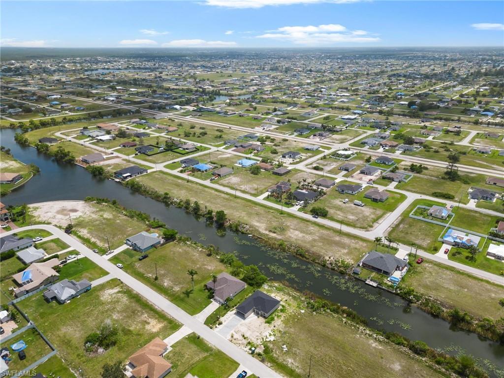 CAPE CORAL - Land