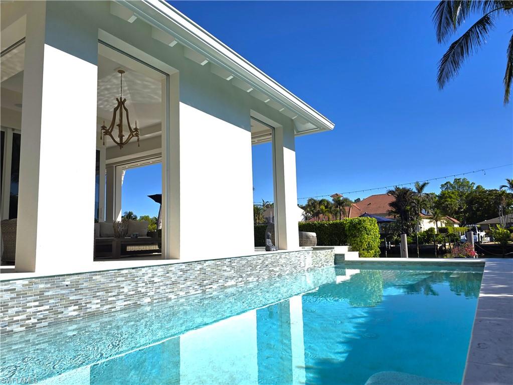 AQUALANE SHORES - Residential