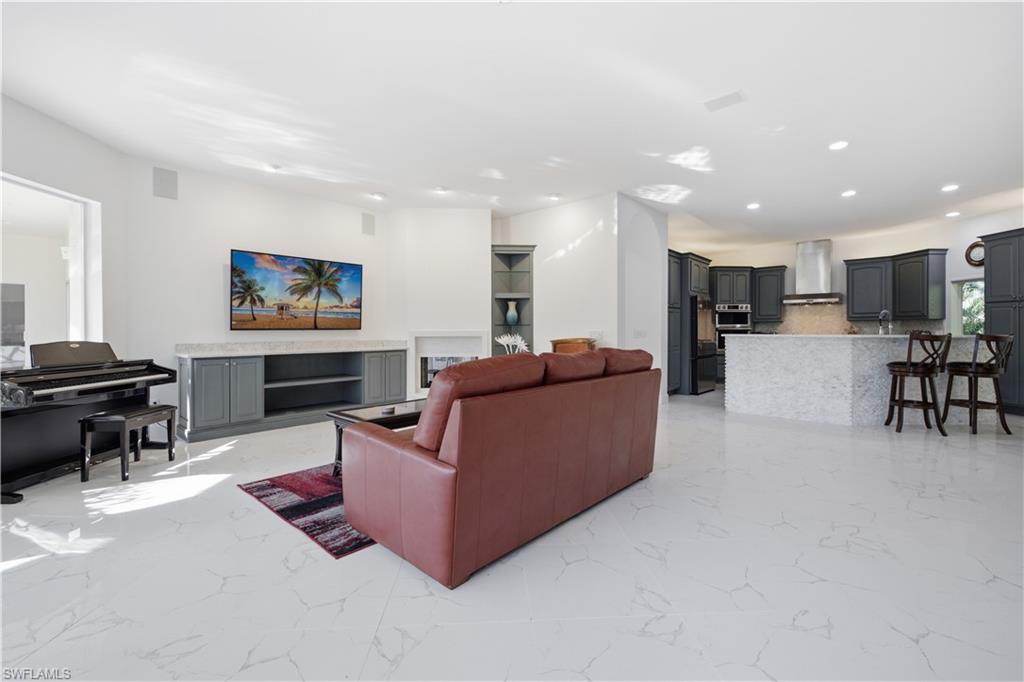 HIDDEN HARBOR - Residential Lease