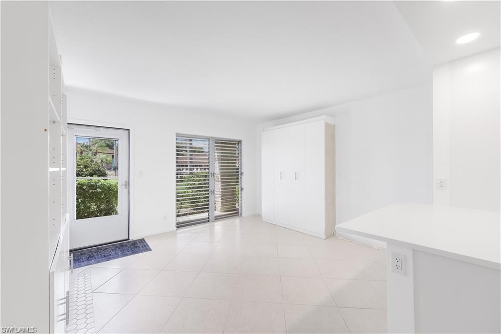 AQUARIUS APTS OF MARCO ISLAND - Residential Lease