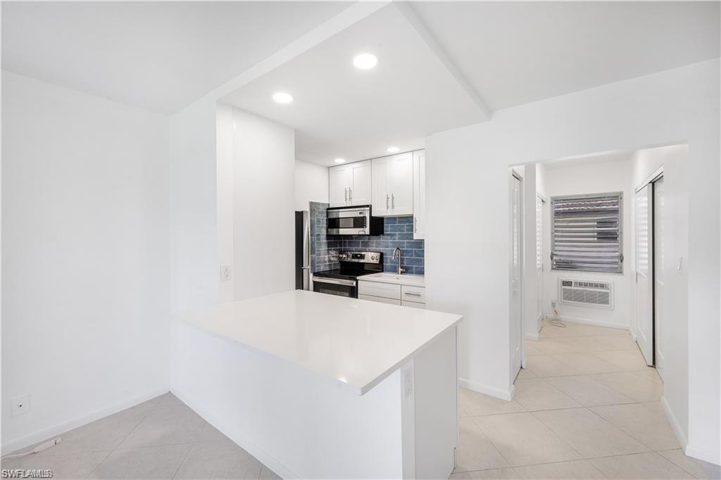 AQUARIUS APTS OF MARCO ISLAND - Residential Lease