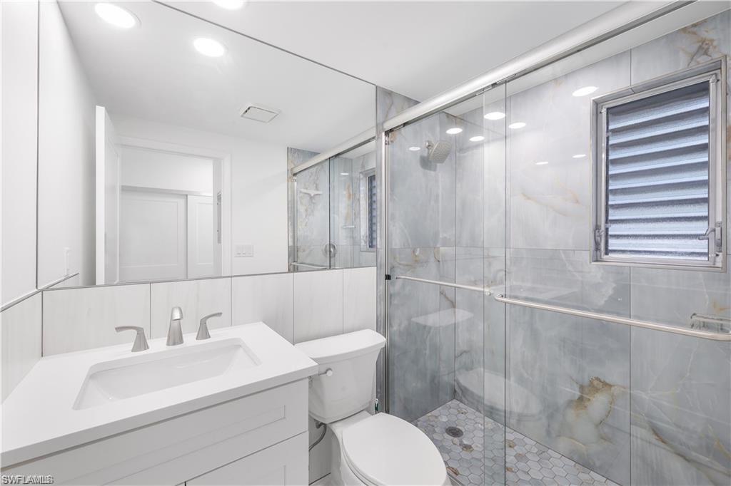 AQUARIUS APTS OF MARCO ISLAND - Residential Lease