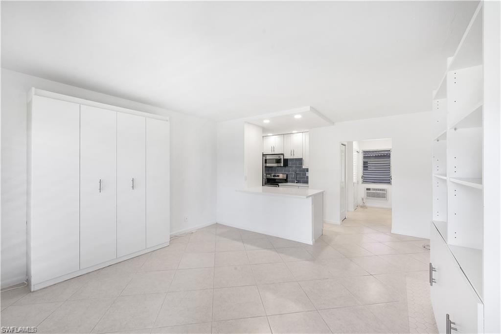 AQUARIUS APTS OF MARCO ISLAND - Residential Lease