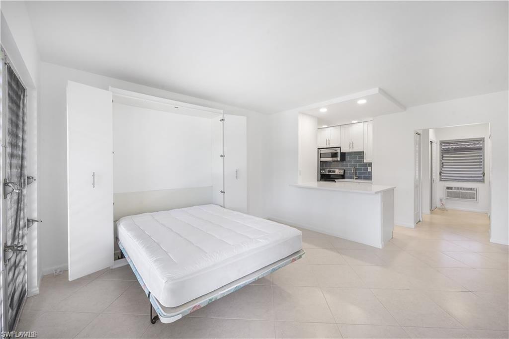 AQUARIUS APTS OF MARCO ISLAND - Residential Lease