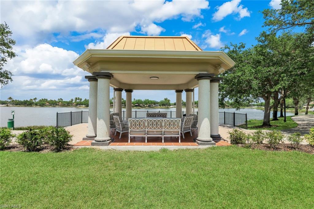 ISLAND WALK - Residential Lease