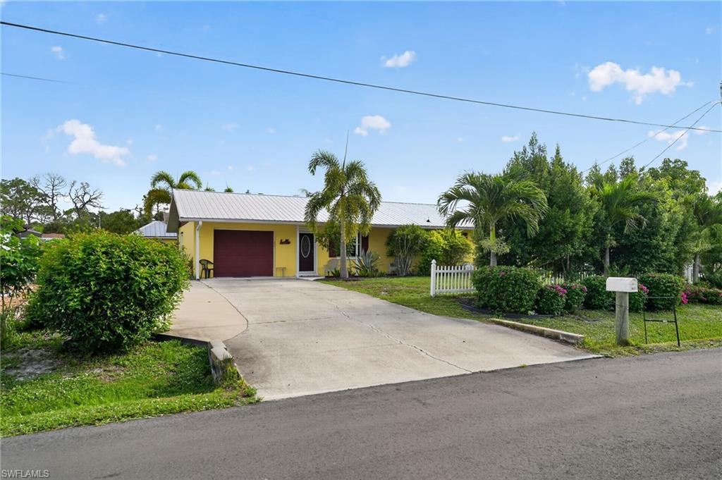 Waterfront opportunity on the Myakka River! This 2-bedroom, 2-bath home at 9031 Hilolo Ln, Venice, FL 34293 offers a rare chance to enjoy peaceful riverfront living with beautiful natural surroundings. Whether you are looking for a seasonal retreat, full-time residence, or investment property, this home provides excellent potential in a desirable Venice location. Enjoy relaxing water views, boating/kayaking possibilities, and the quiet Florida lifestyle right from your own backyard.

Property is being sold in its present condition, giving buyers the opportunity to update, renovate, or personalize the home to fit their vision. Conveniently located just minutes from area beaches, shopping, dining, golf, and everything Venice has to offer. Don?t miss this chance to own waterfront property on the Myakka River!