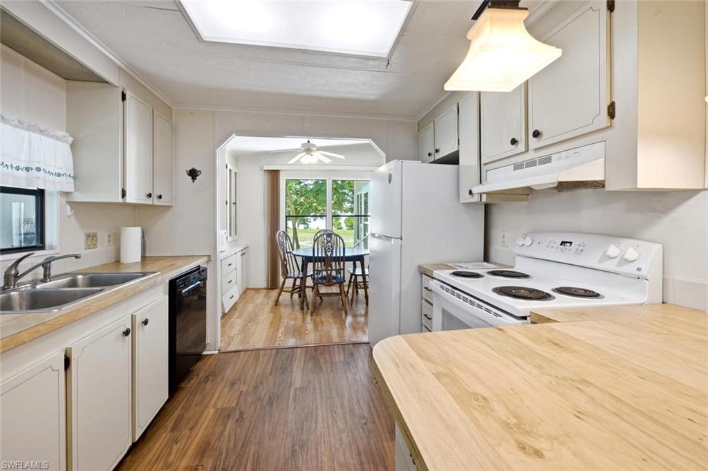 RIVIERA COLONY GOLF ESTATES - Residential