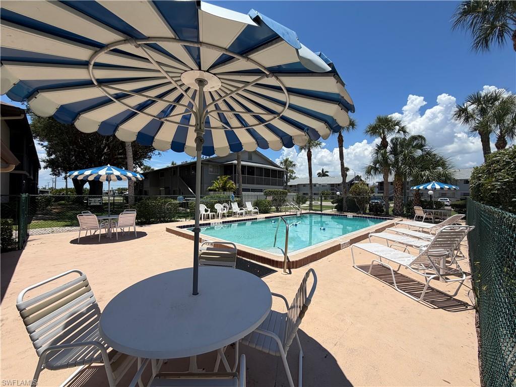 FOXMOOR VILLAGE CONDO - Residential