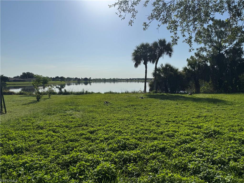 VALENCIA LAKES - Land