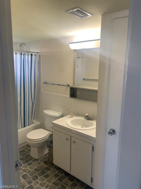 VILLA CAPRI CONDOMINIUM - Residential Lease