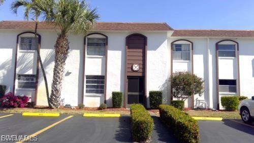 Charming 1BR/1BA unit in the heart of Downtown Fort Myers. Features a functional layout, ample natural light, and a convenient location close to restaurants, shopping, entertainment, and major roadways. Perfect for those seeking comfort and convenience. Available for immediate occupancy.