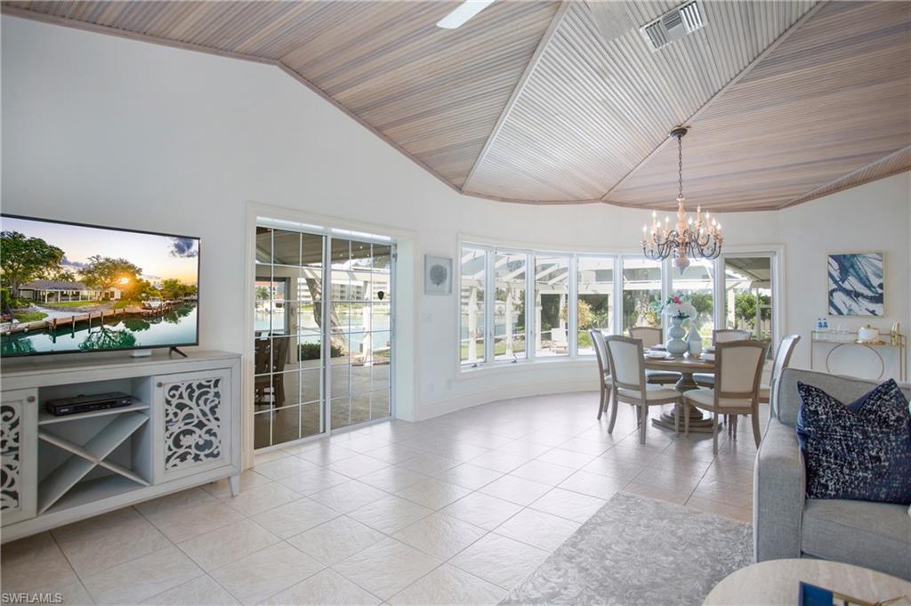 MOORINGS - Residential