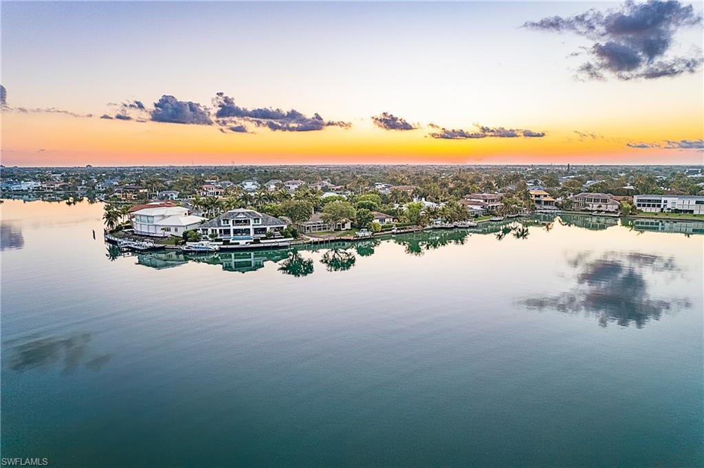 MOORINGS - Residential