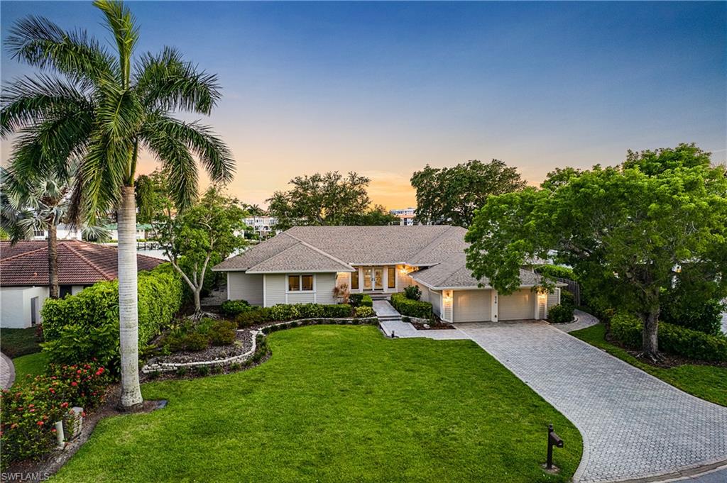 MOORINGS - Residential