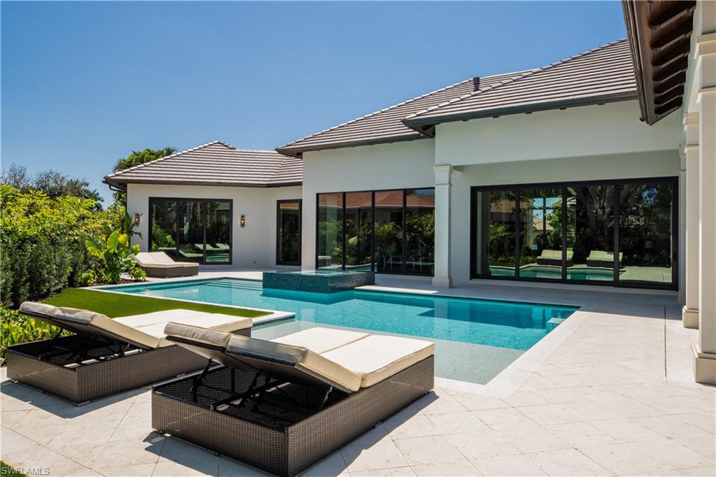 PELICAN BAY WOODS - Residential