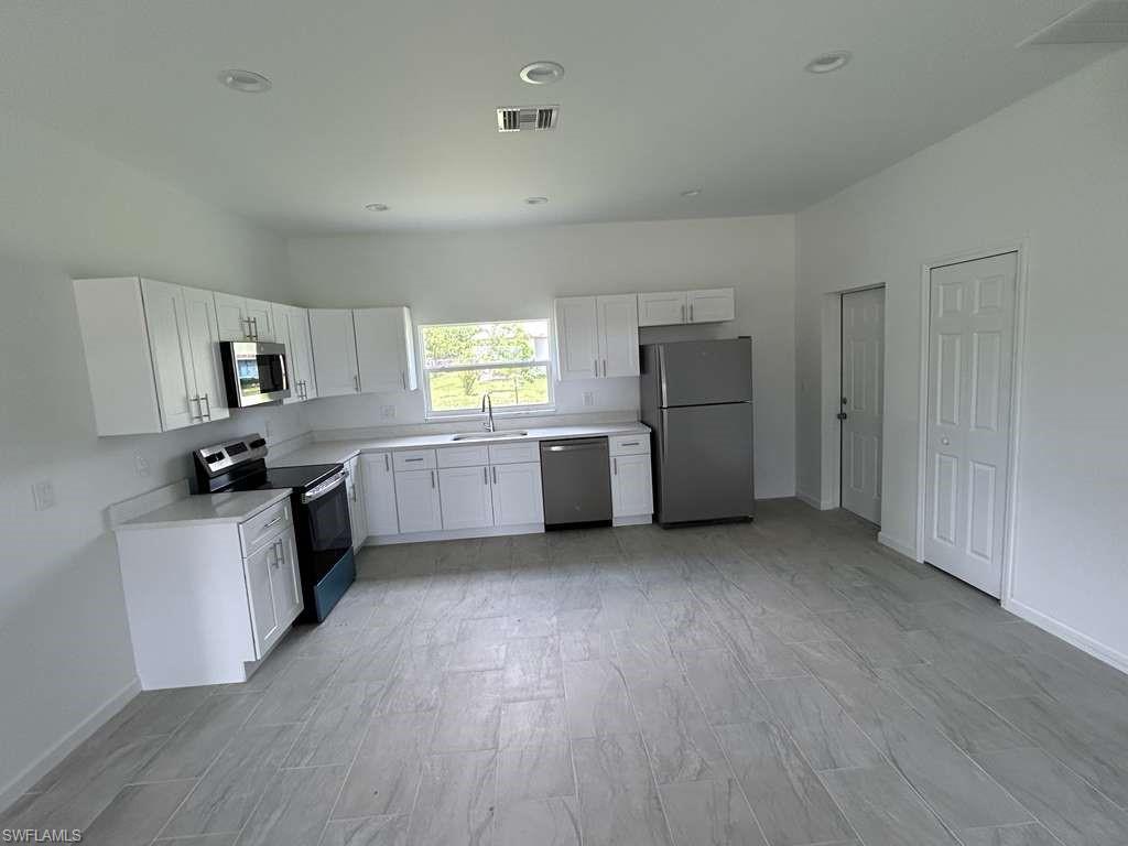 CAPE CORAL - Residential Lease