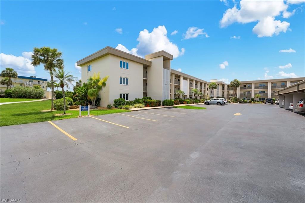 SEVEN LAKES - Residential