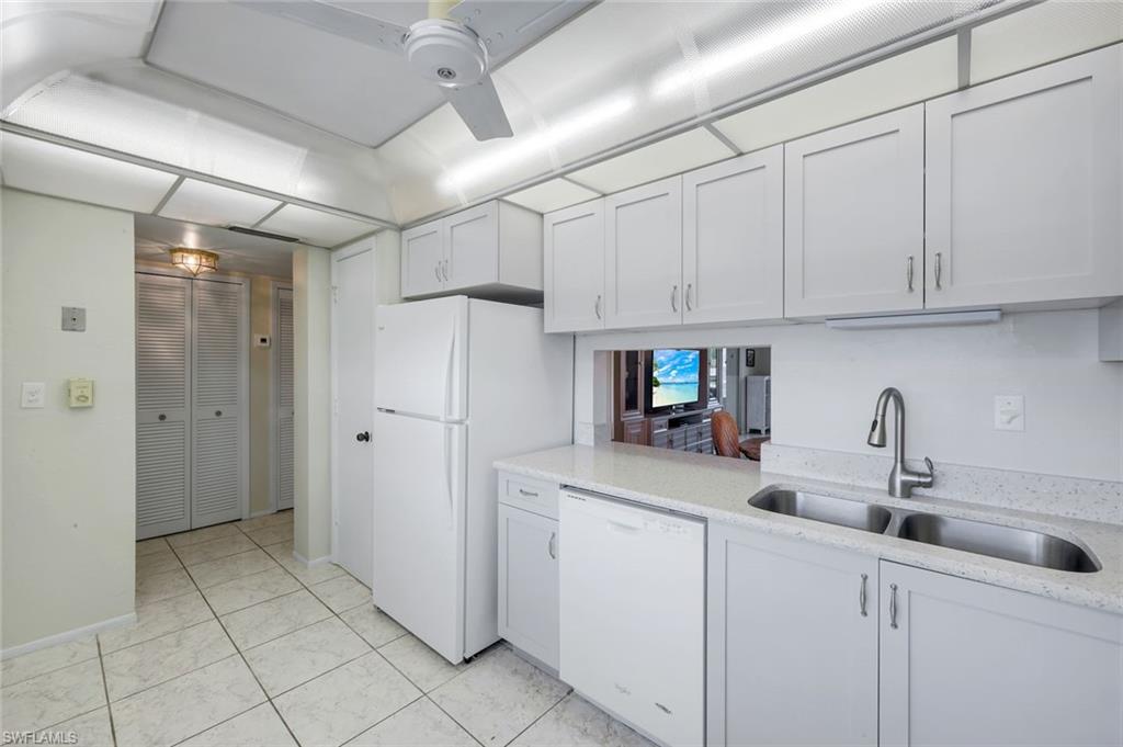 SEVEN LAKES - Residential
