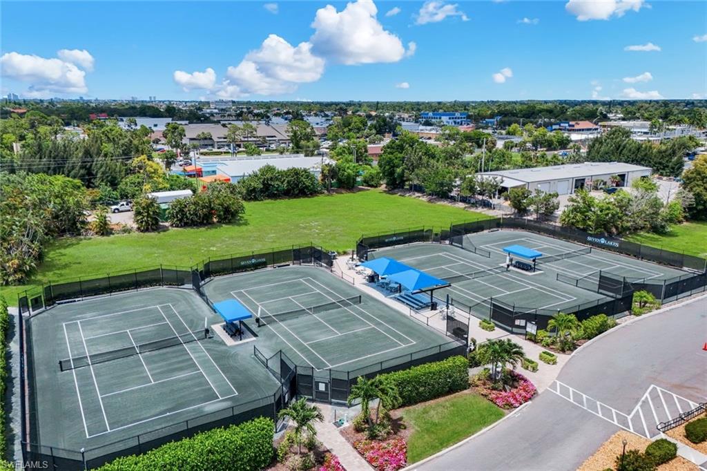SEVEN LAKES - Residential