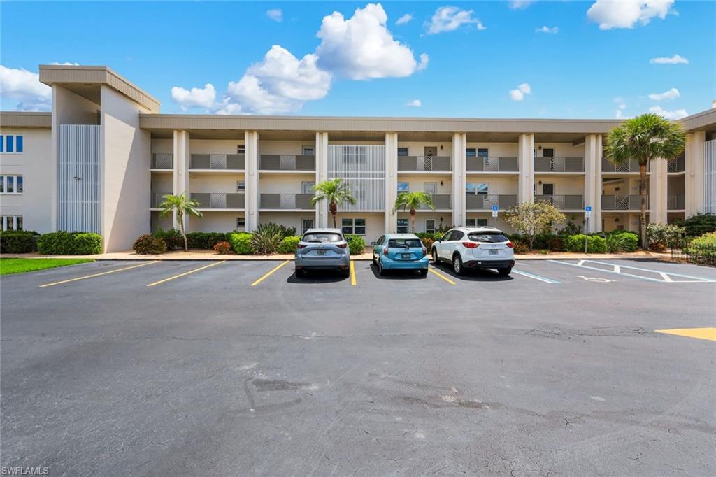 SEVEN LAKES - Residential