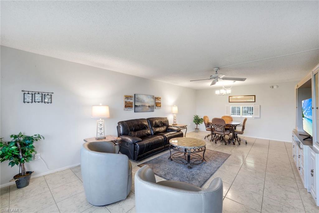 SEVEN LAKES - Residential