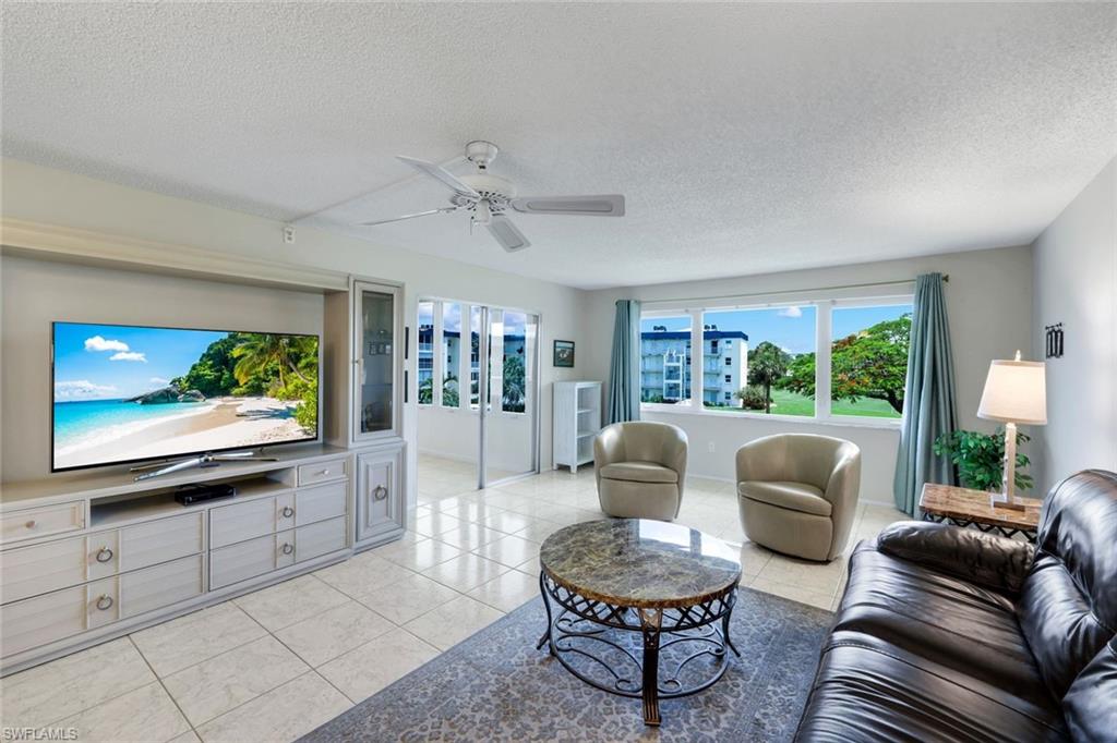 SEVEN LAKES - Residential