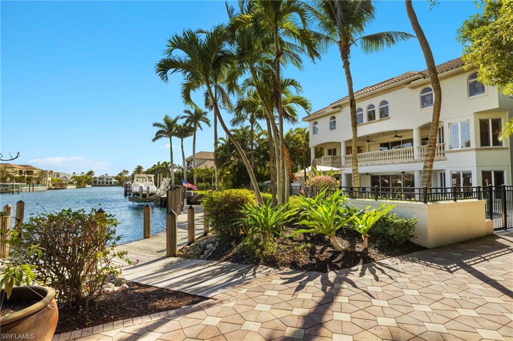 AQUALANE SHORES - Residential