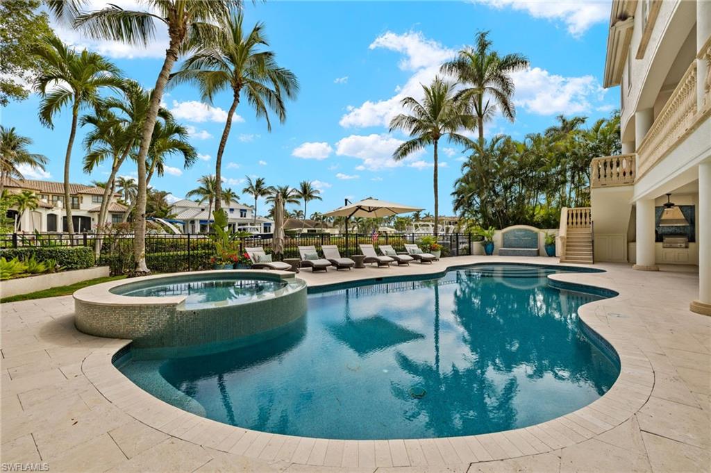 AQUALANE SHORES - Residential
