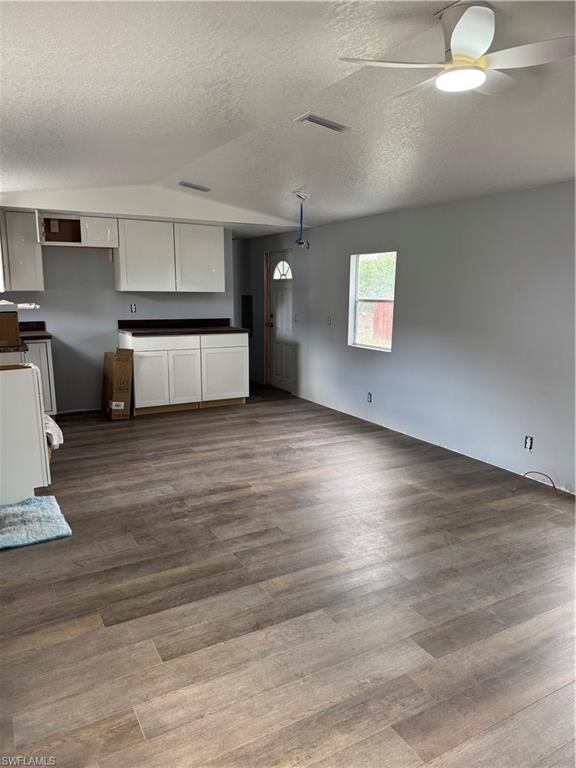LEITNER CREEK MANOR - Residential