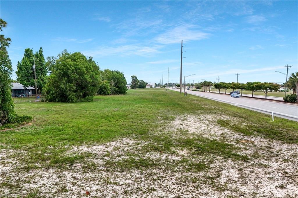 CAPE CORAL - Land