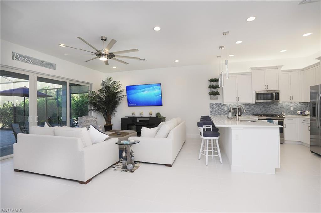 VALENCIA TRAILS - Residential