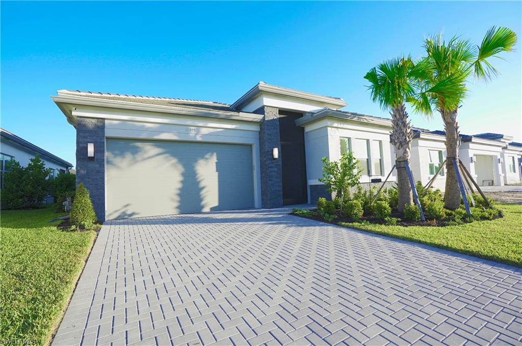 VALENCIA TRAILS - Residential