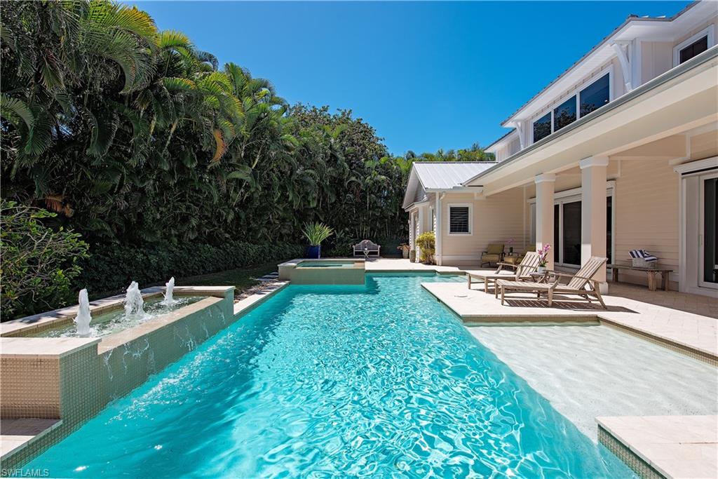 MOORINGS - Residential